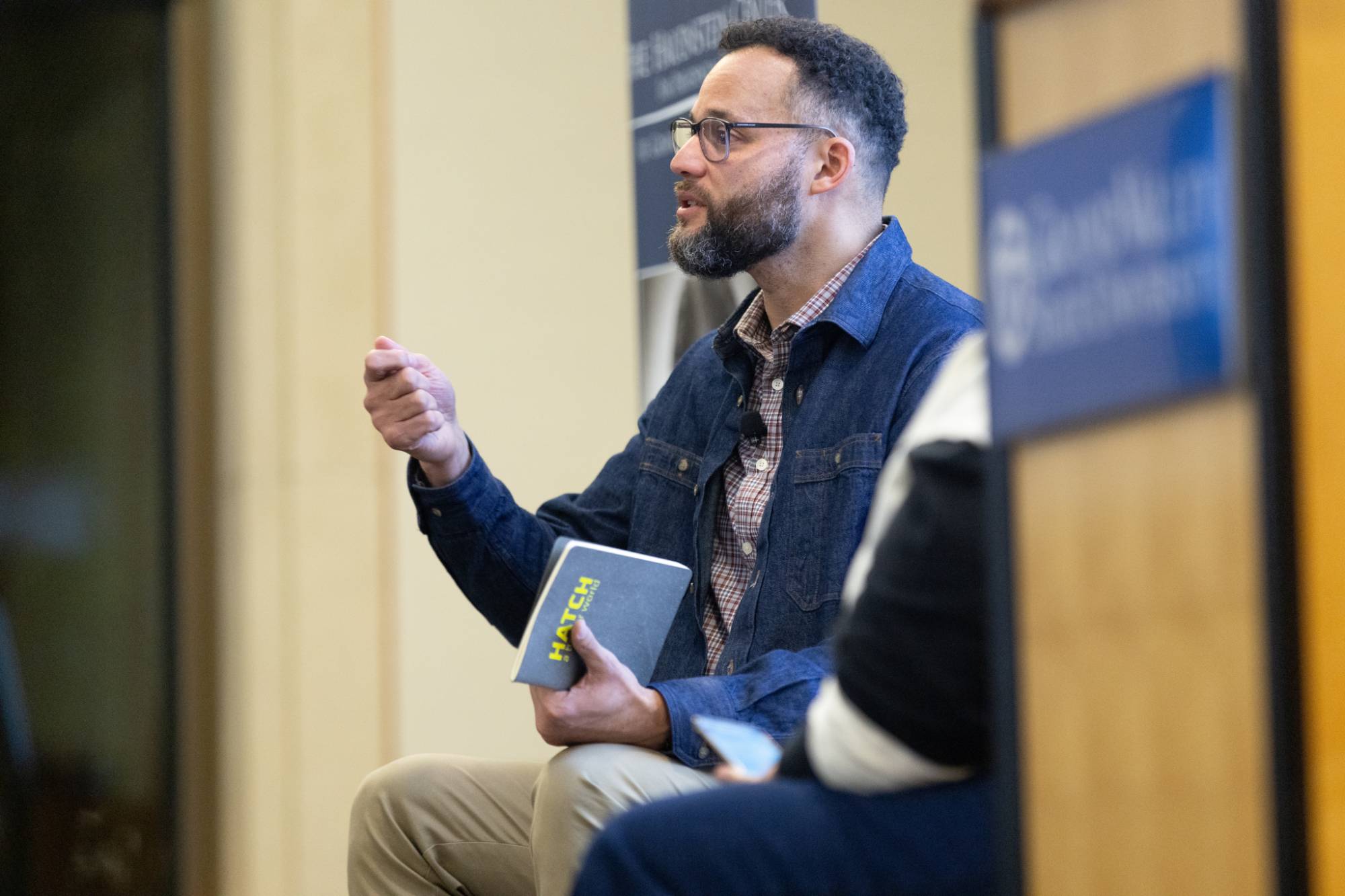 Speakers in conversation